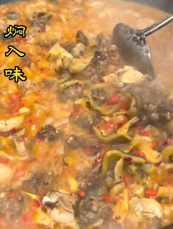告诉大家一道好菜《土鸡烧甲鱼》,这样做出来好好吃哦