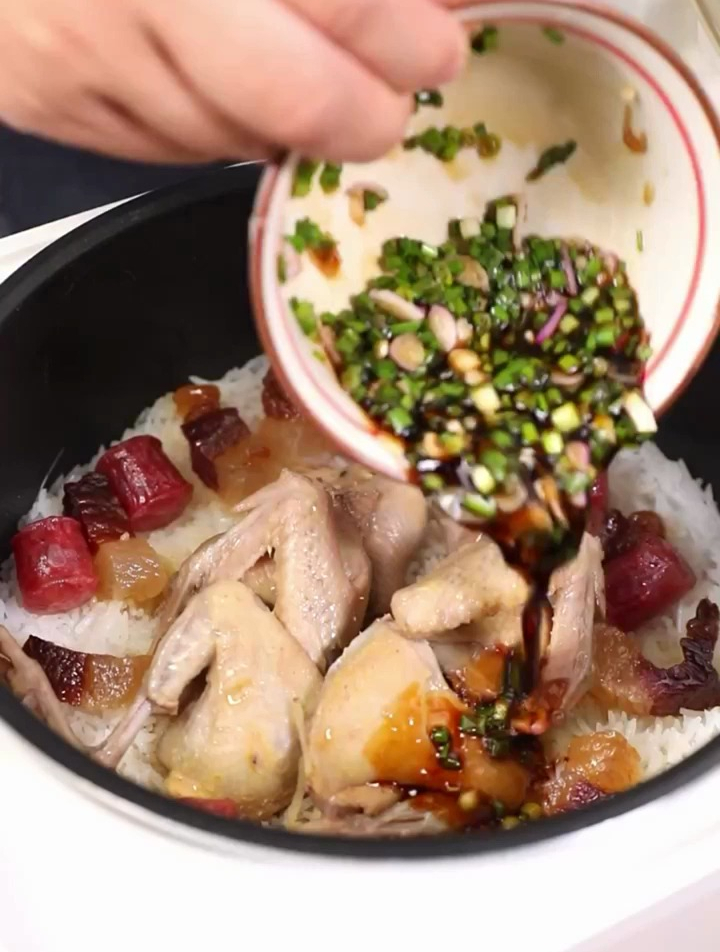 在家用电饭锅就能做的经典广东菜——乳鸽腊味饭