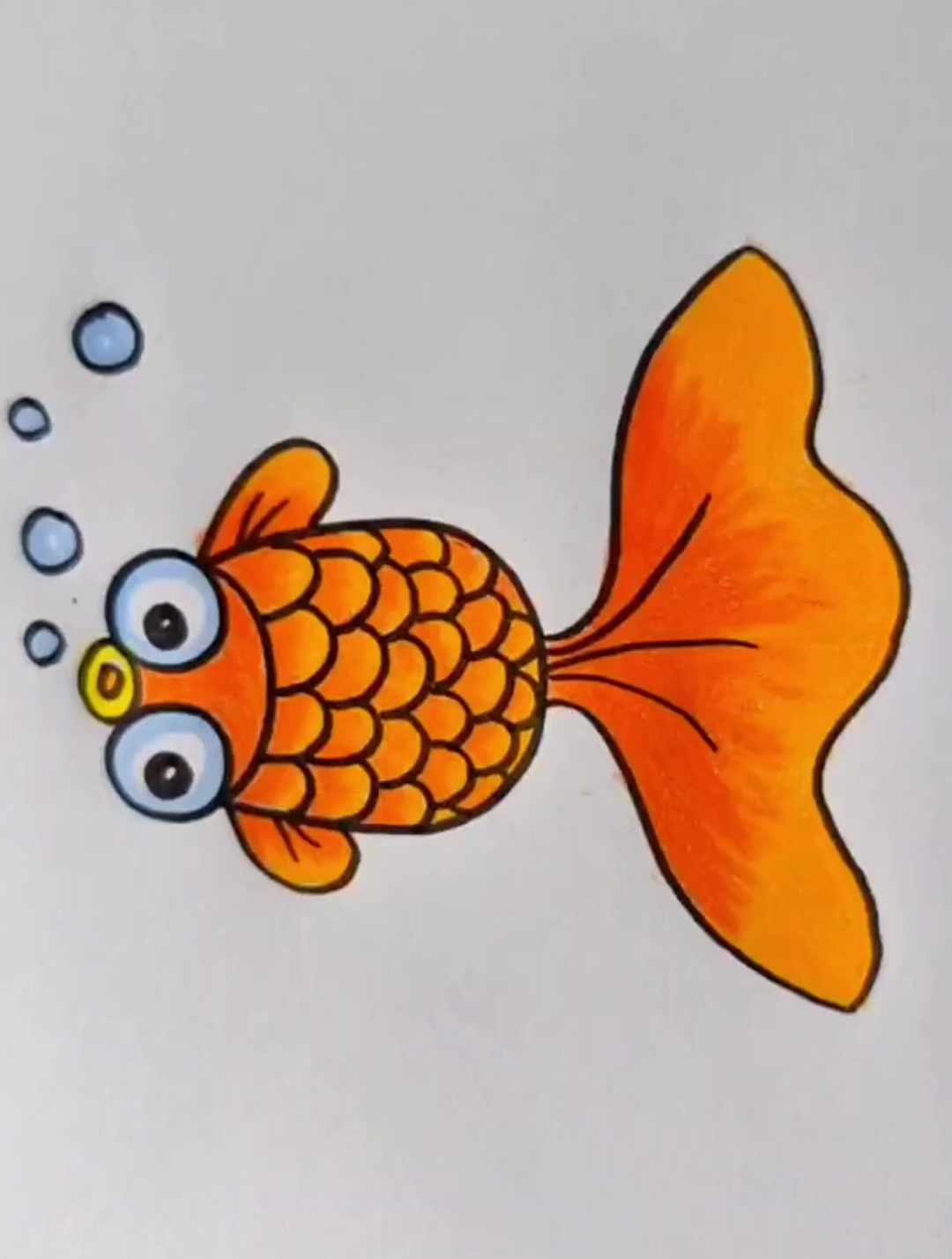 宝贝轻松就能学会的简笔画,只要几步就能画出一条可爱的金鱼!
