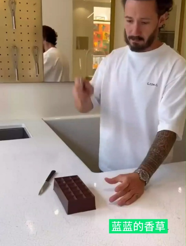 ASMR:超大个的蓝莓巧克力棒