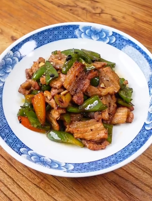 湖南辣椒炒肉,好肉好辣椒,家常简单烹制就很好吃!