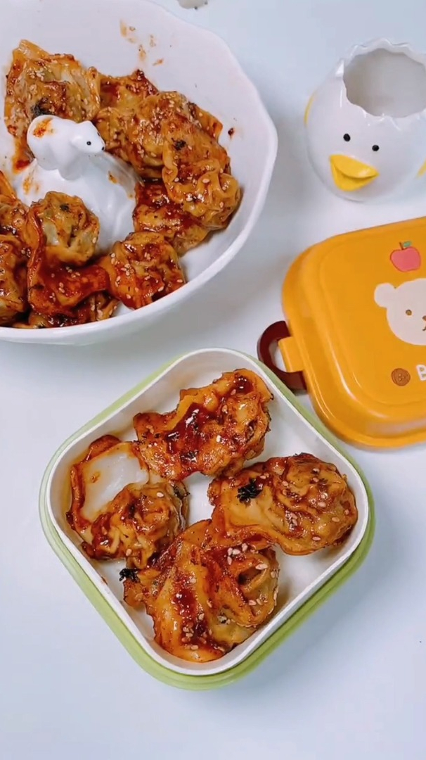 我小时候最爱的酱油炒馄饨,不知道大家吃过没呢