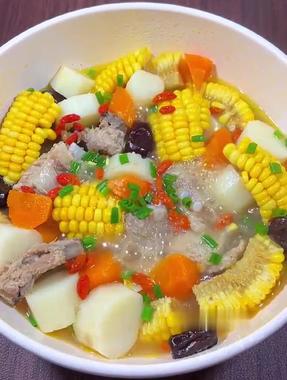 为爱的人做一道玉米排骨汤,清甜可口瞬间可以喝三碗