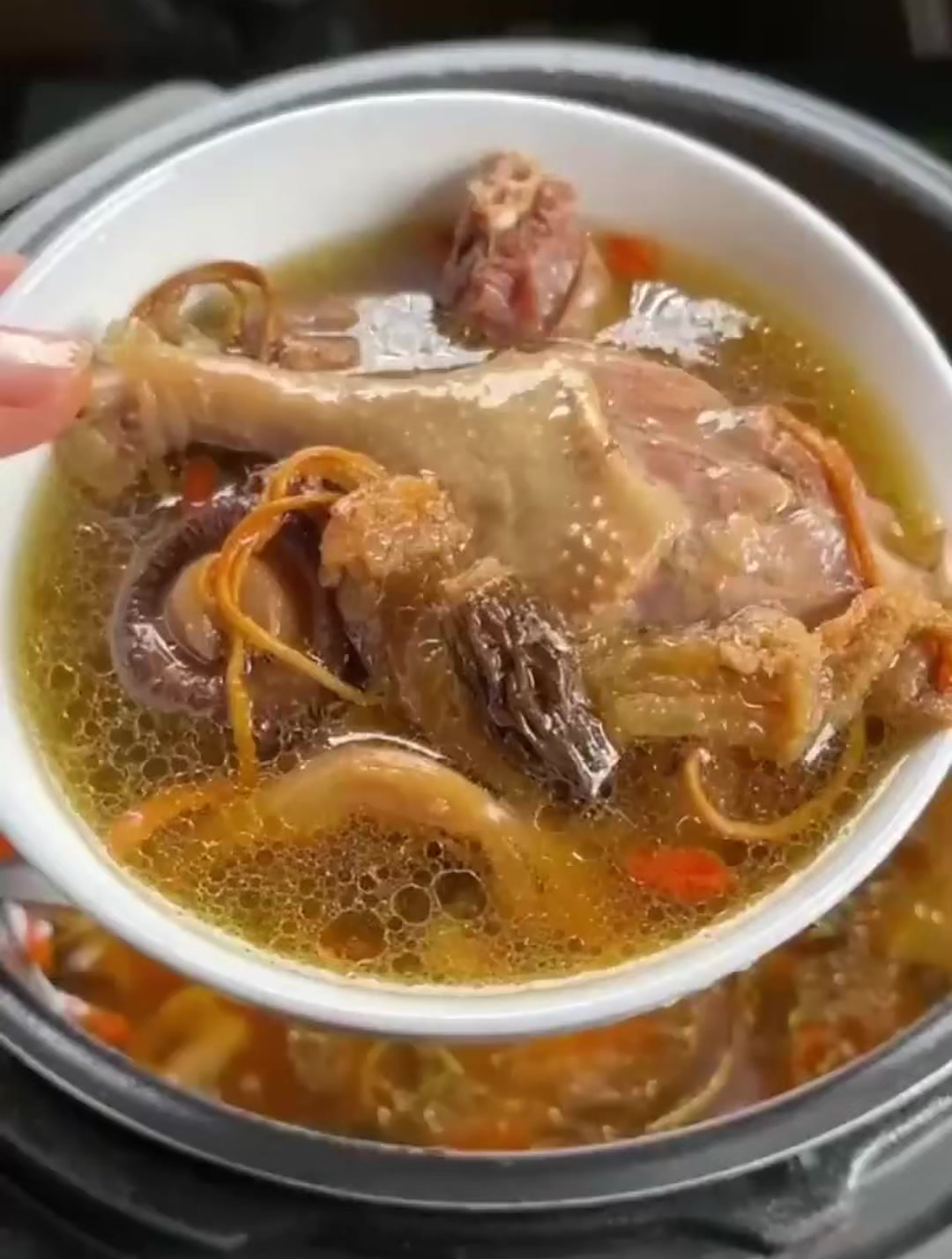 20年老厨师教你如何制作老鸭汤,简单好喝