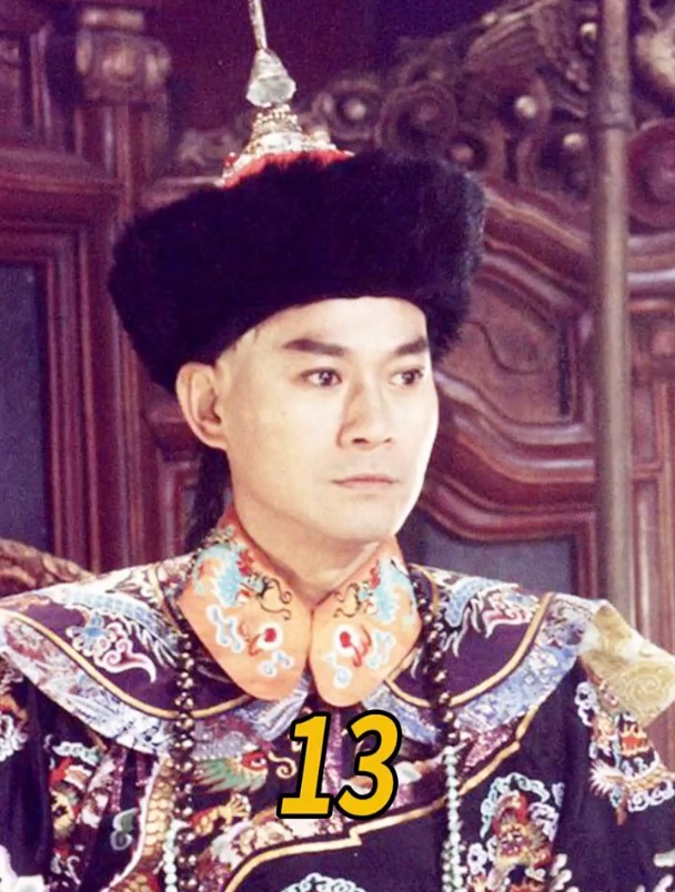 戏说乾隆5:小鱼儿为救乾隆,被打也不松口