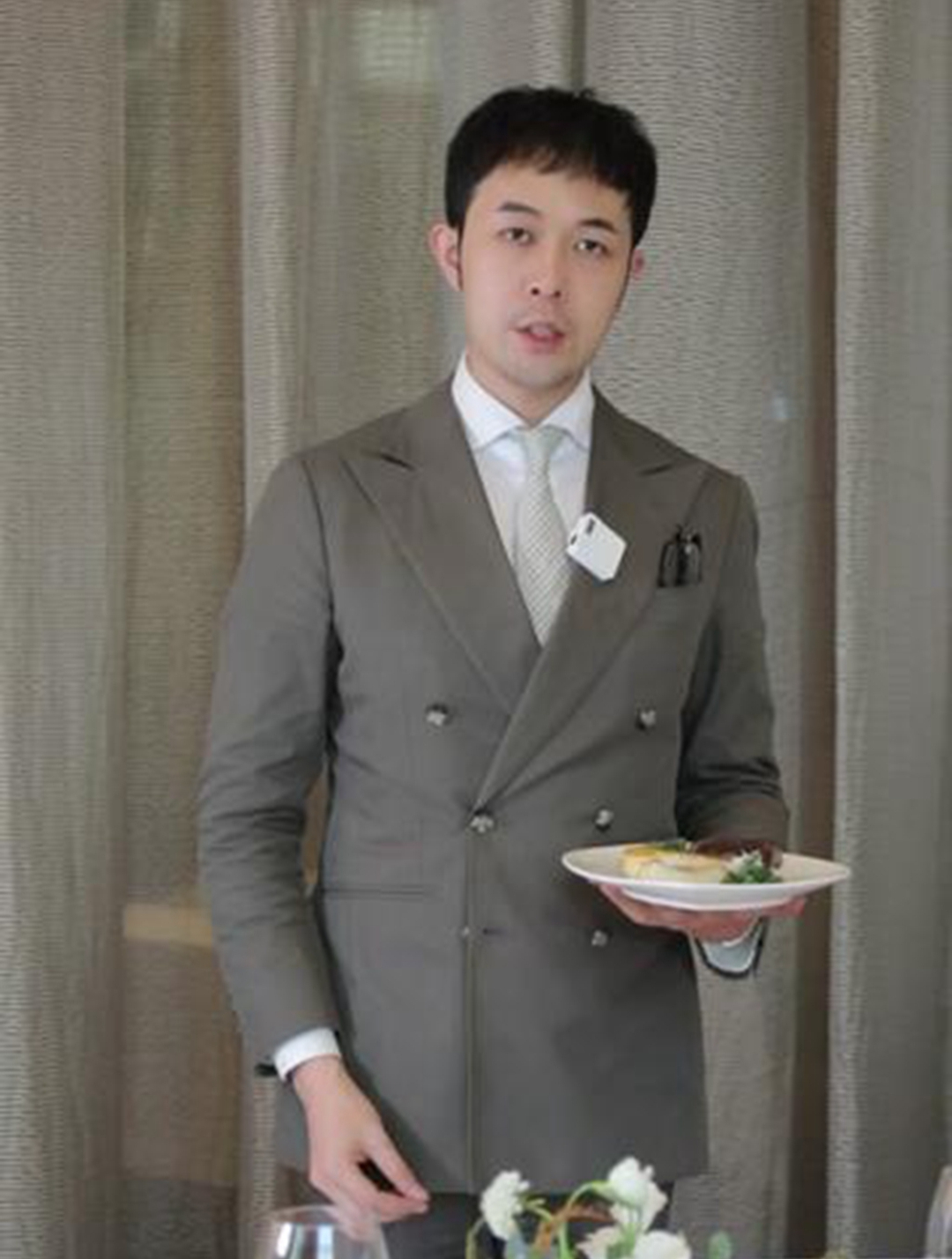 你总会参加鸡尾酒会的 对吧