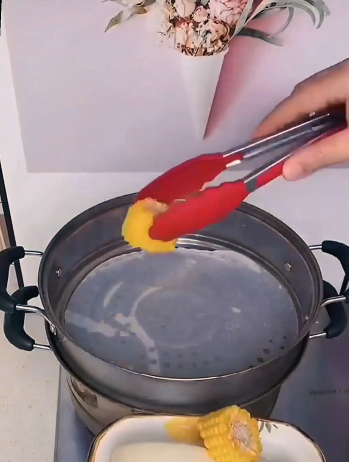 蒸包子馒头就用这个一次性蒸笼布,用完直接扔掉就好