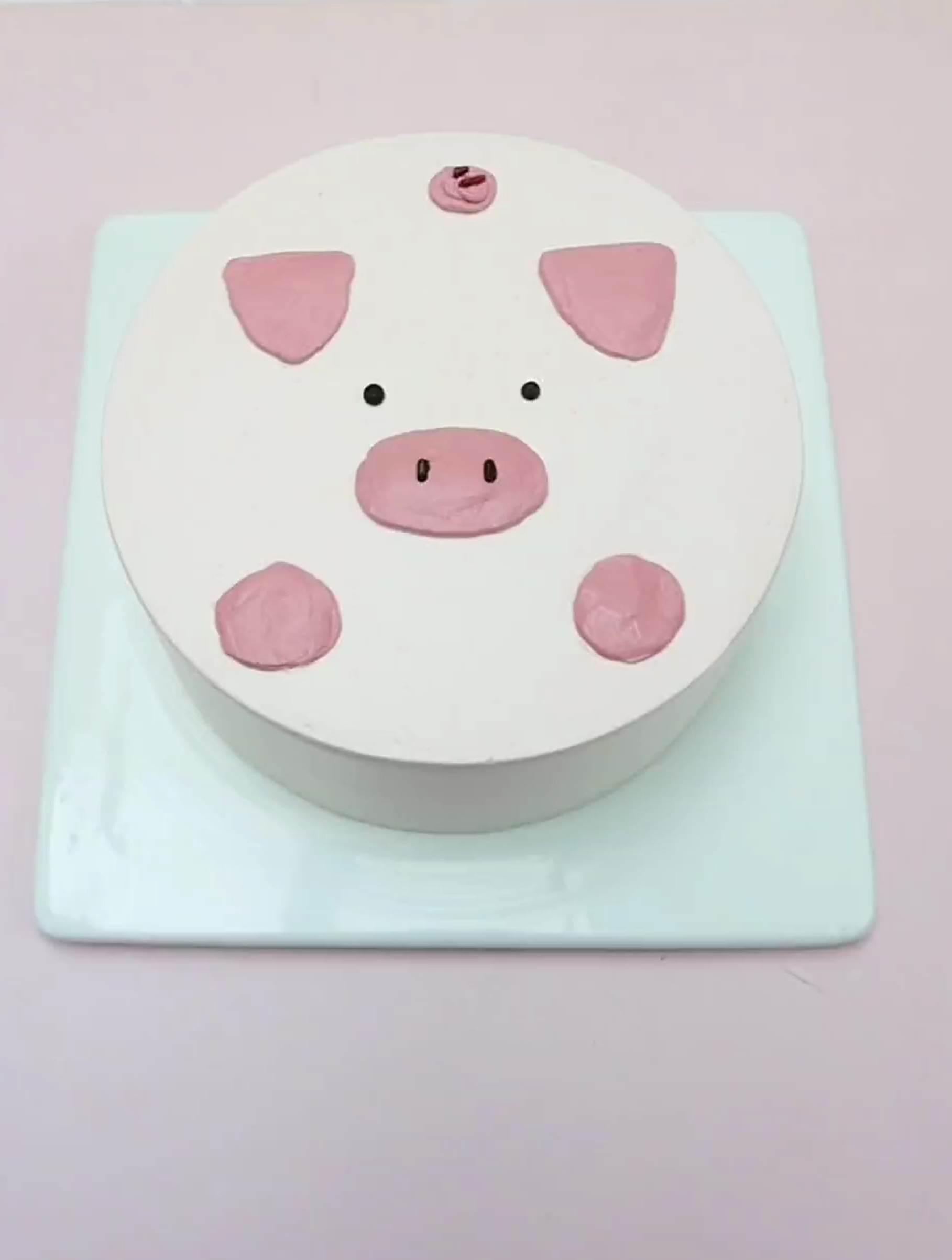 可爱猪手绘蛋糕