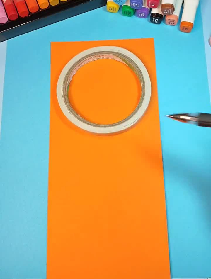 老虎手工制作,幼儿园小班快来做这个卡纸挂件!