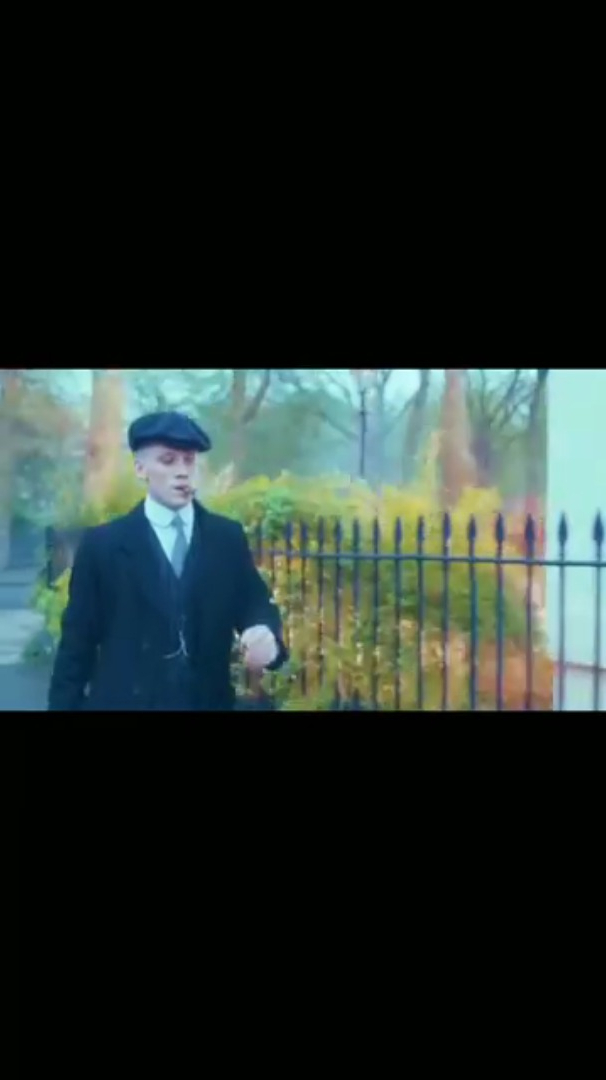 走姿?发型? 来看看浴血黑帮的汤米谢尔比三兄弟吧!