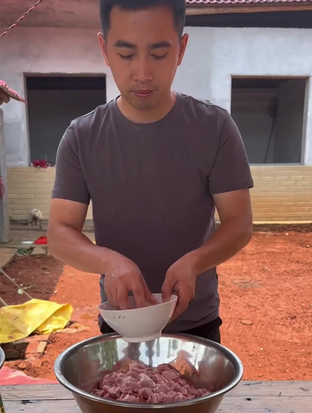 宴席大碗菜 蛋包肉,食材丰富,味道鲜,能适合每个人的口味