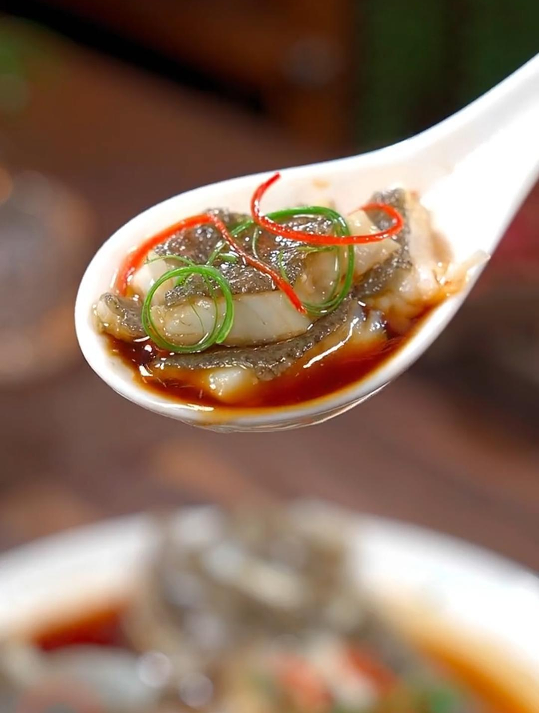 这样做的清蒸多宝鱼,肉质鲜嫩,全家都爱吃
