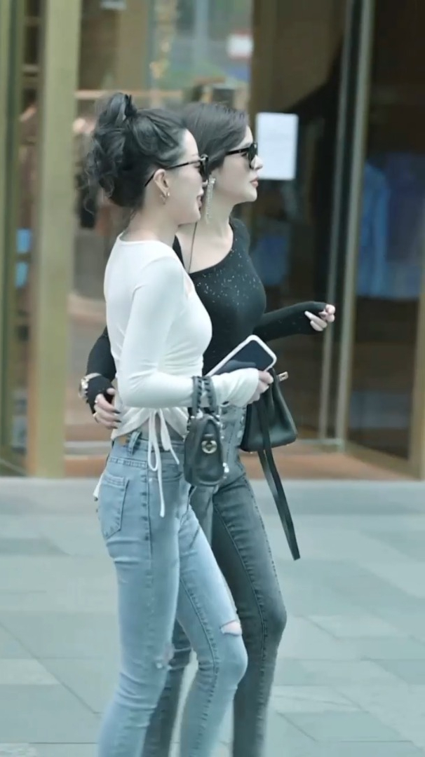 小斌美拍:这应该属于耐看型女生吧