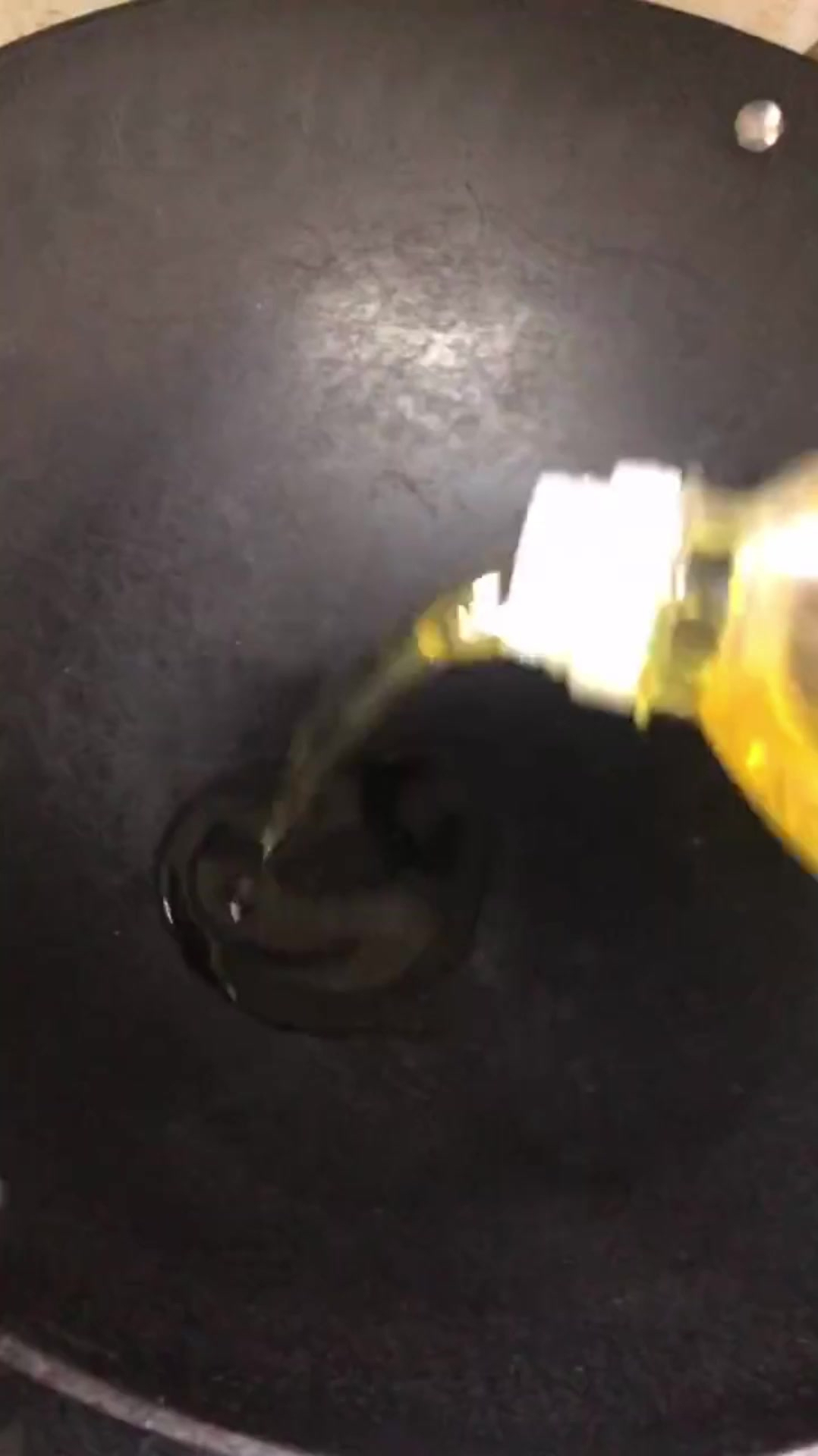 闽南人最喜欢的山茶油炖兔子肉,这样煲好吃又营养!
