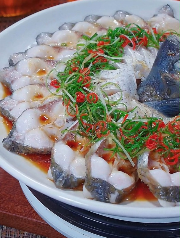 马上就到中秋节了 像我这样做上一道孔雀开屏鱼