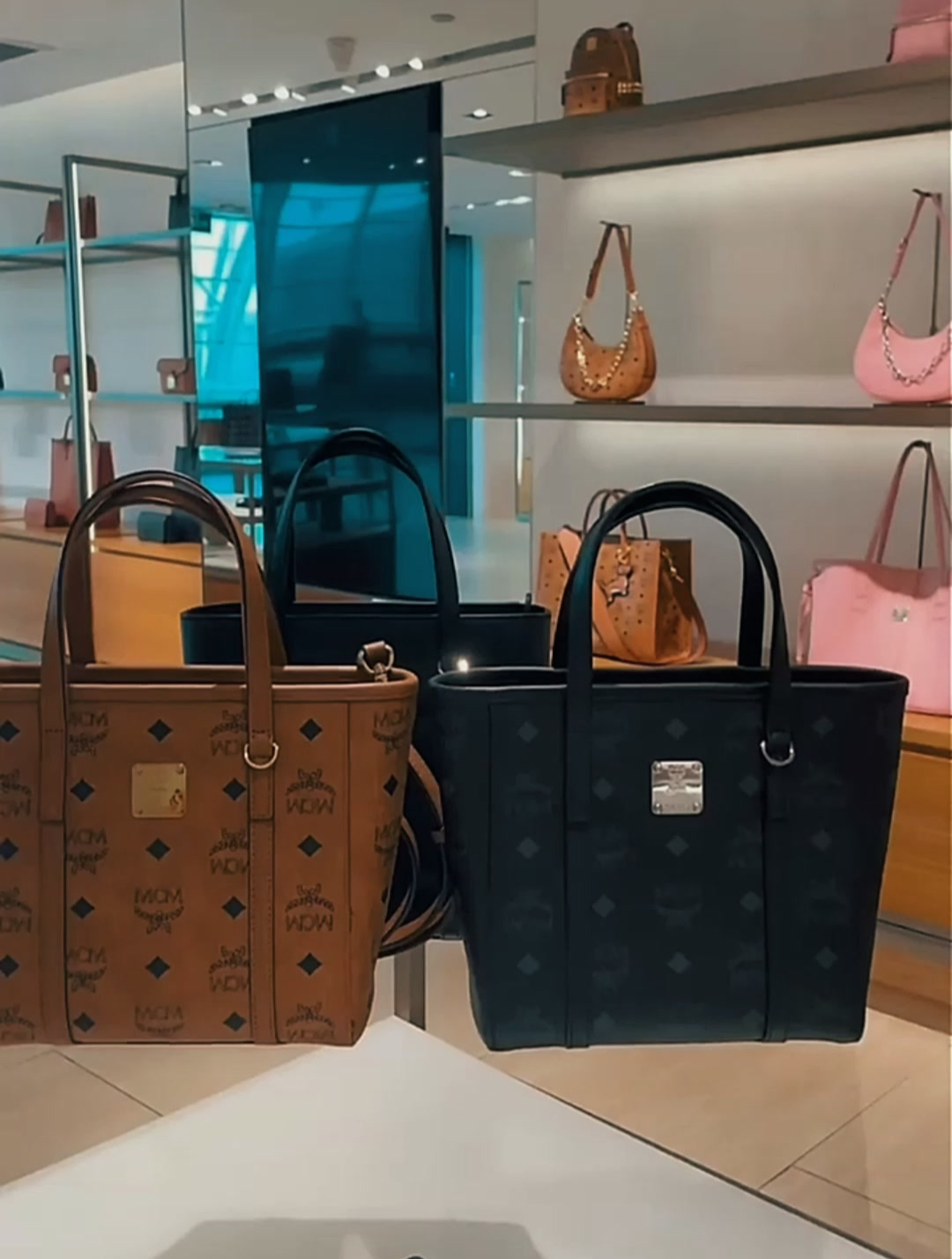 MCM菜篮子包包精致又时尚,送女生就选它!