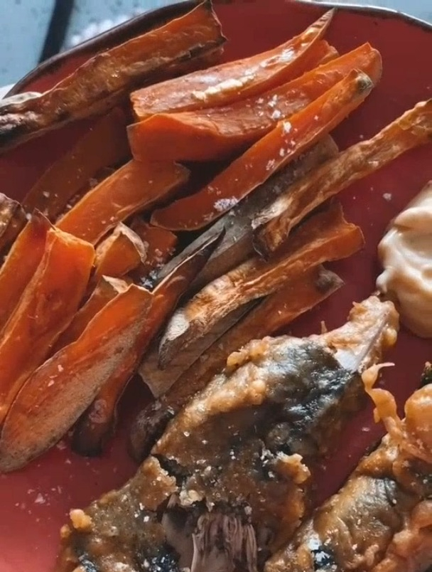 美味的薯条和炸鱼