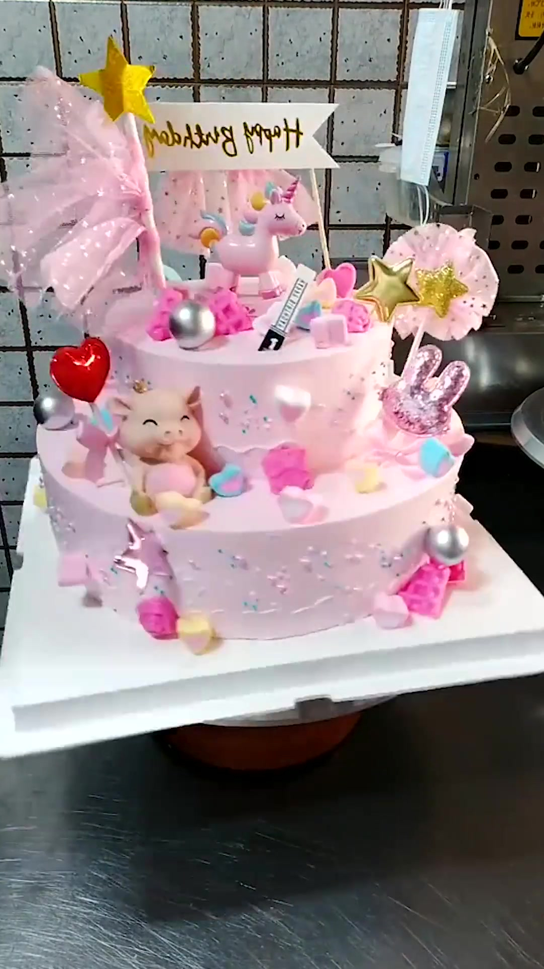 粉粉的双层公主蛋糕