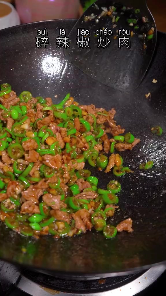 自己在家动手做吧,还是家里的饭菜好吃,做法还简单