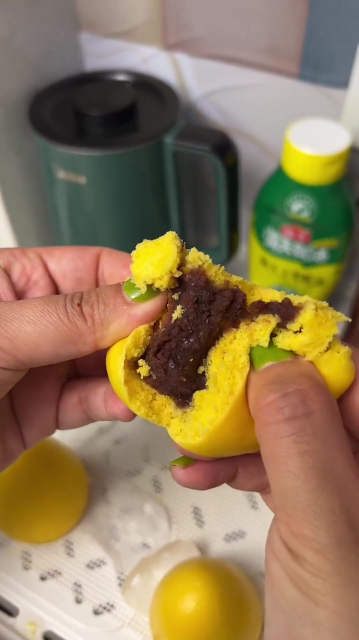 红豆玉米窝窝头配料表很干净,偶尔吃点粗粮挺好!