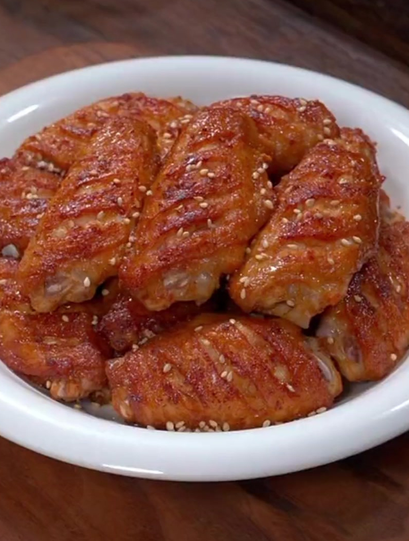 这道蒜香椒盐鸡翅,外焦里嫩,真的特好