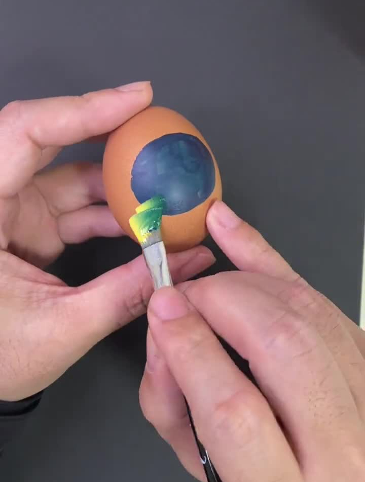鸡蛋上的彩绘排笔彩绘3d画一起学画画
