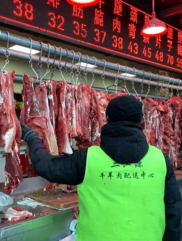 打卡青岛最火爆的牛羊肉市场,放心肉没有掺水,清真食品买得放心