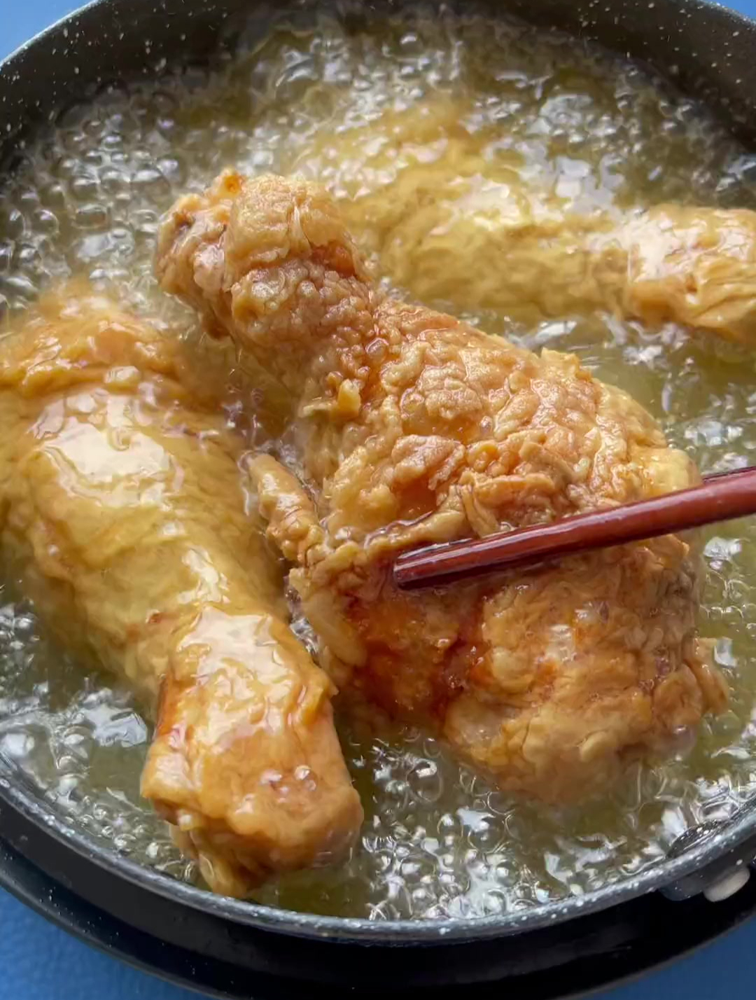 炸鸡腿肉外酥里嫩