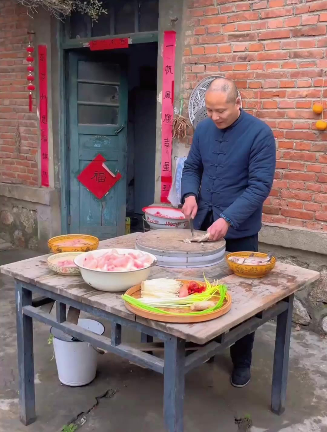 今天新花样,吊锅鱼杂,口味真棒,就是烫嘴