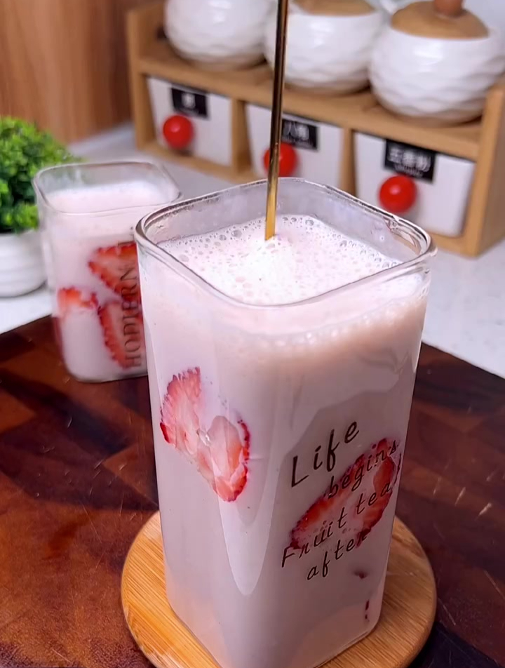 快到夏天了,快把奶茶都换成低卡奶昔,热量低还好喝