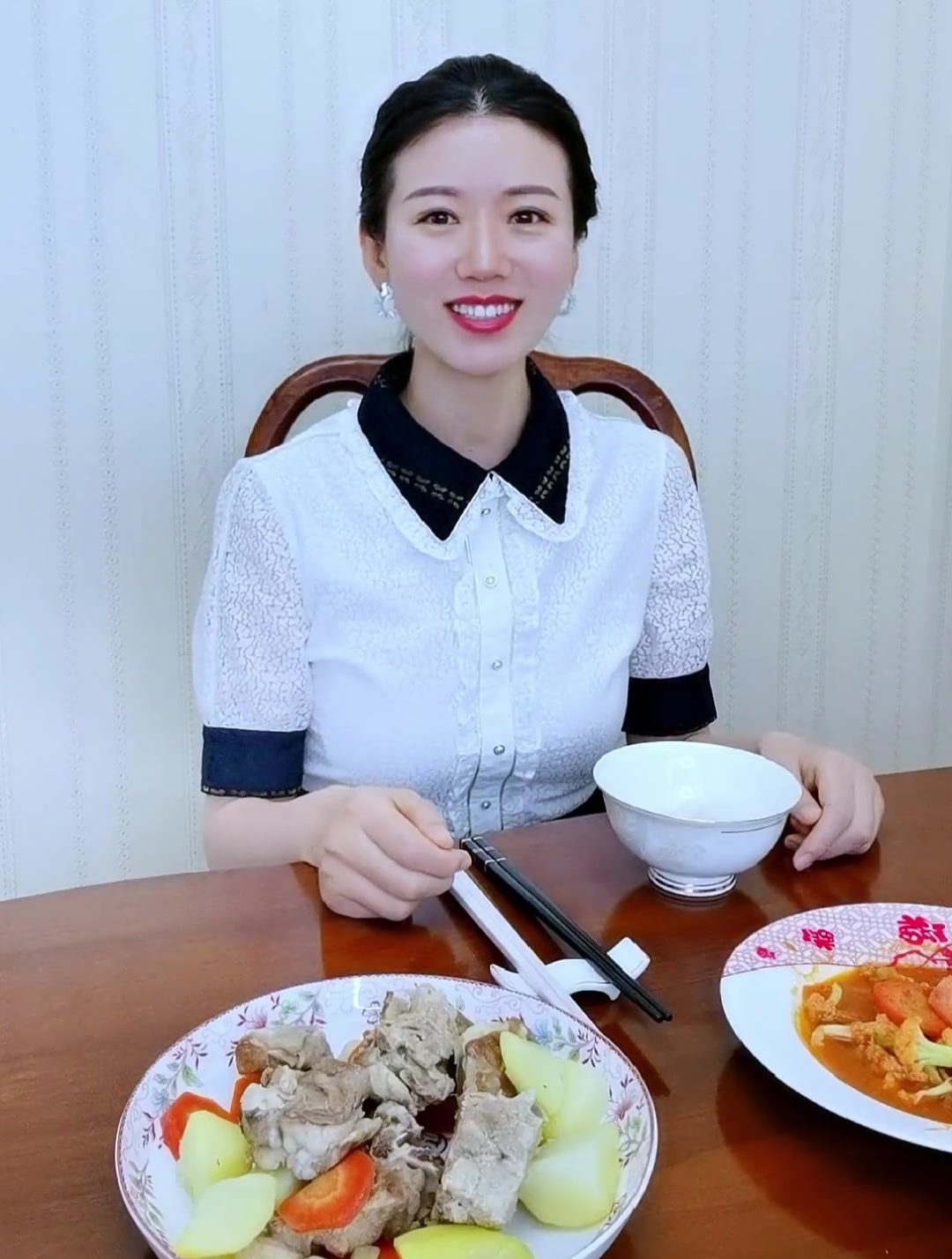 与人共餐时,这六个夹菜礼仪一定要知道