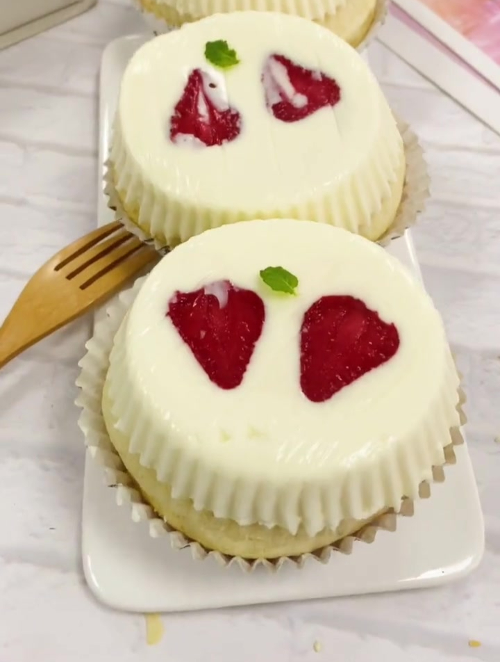 草莓酸奶布丁面包 酸奶布丁配方 酸奶85克