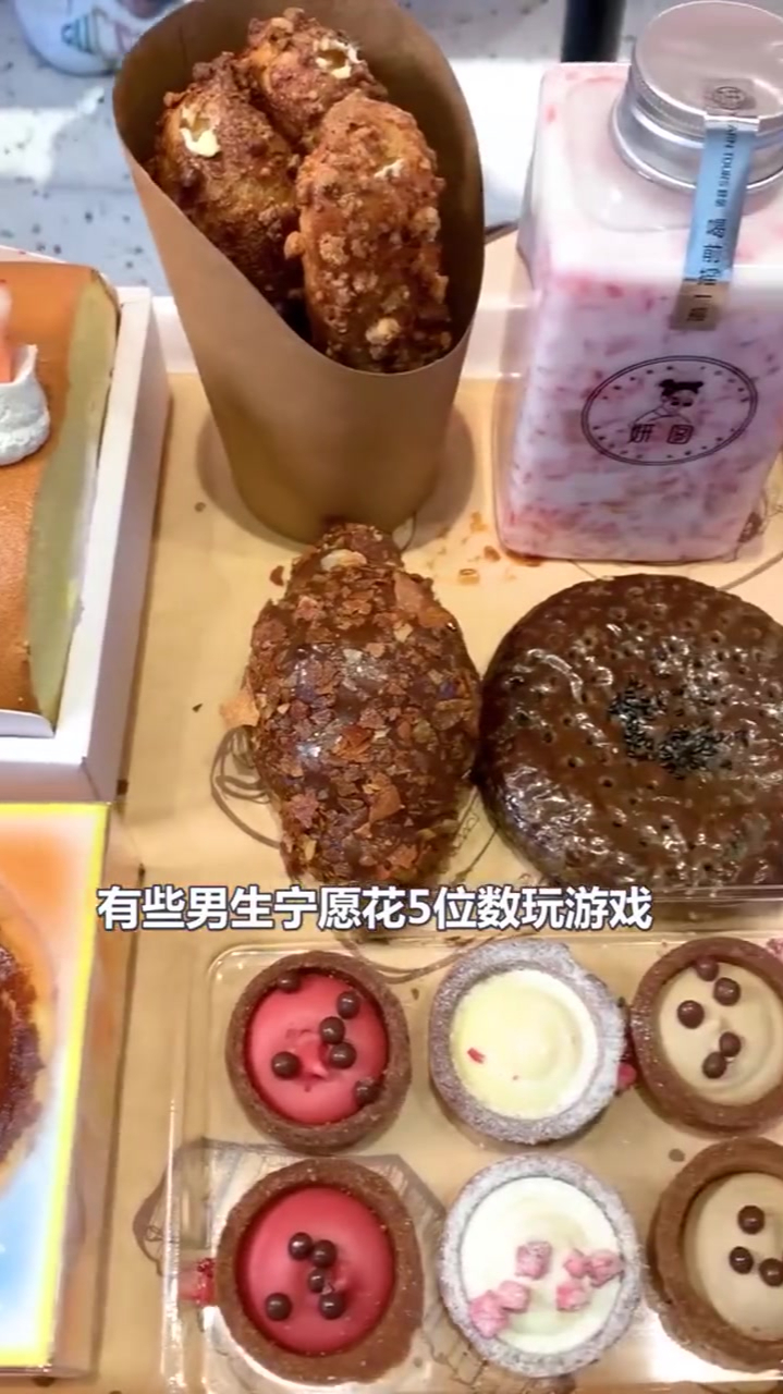 听说200万配方的女王卷蛋糕 有多好吃