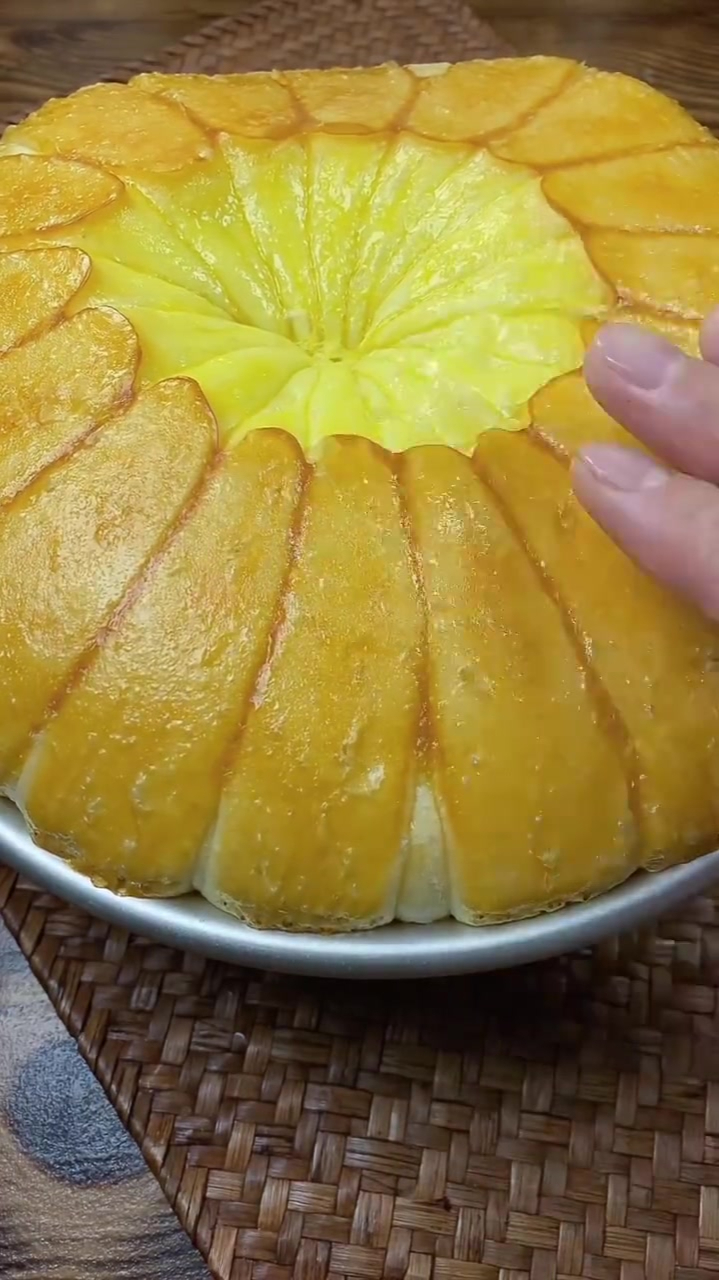 不用烤箱不用面包机,鸡蛋加面粉用盆蒸面包
