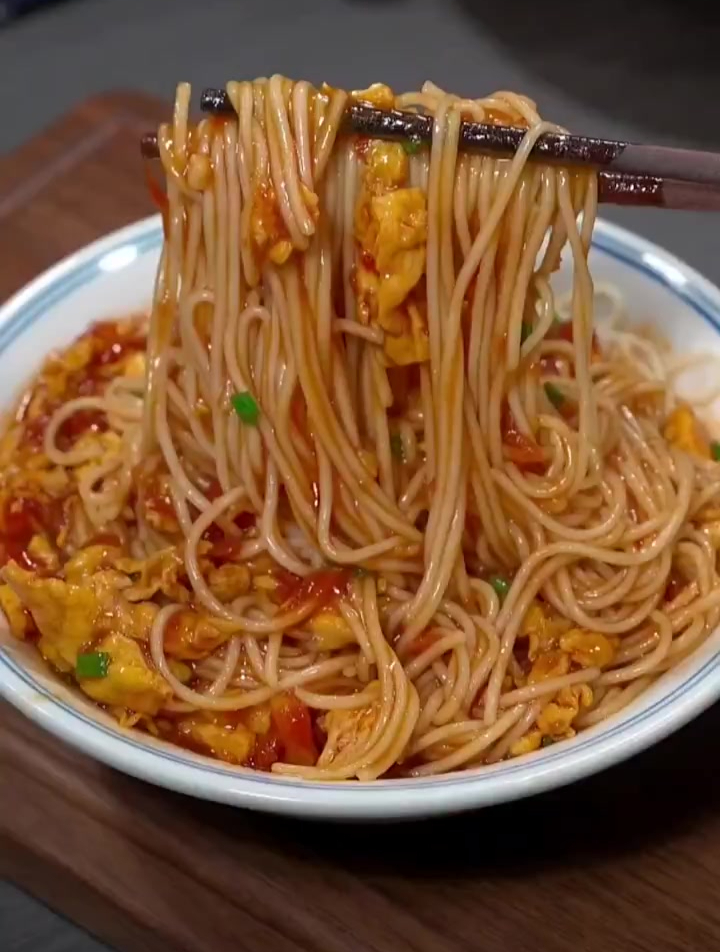 西红柿鸡蛋拌面,做法简单又美味