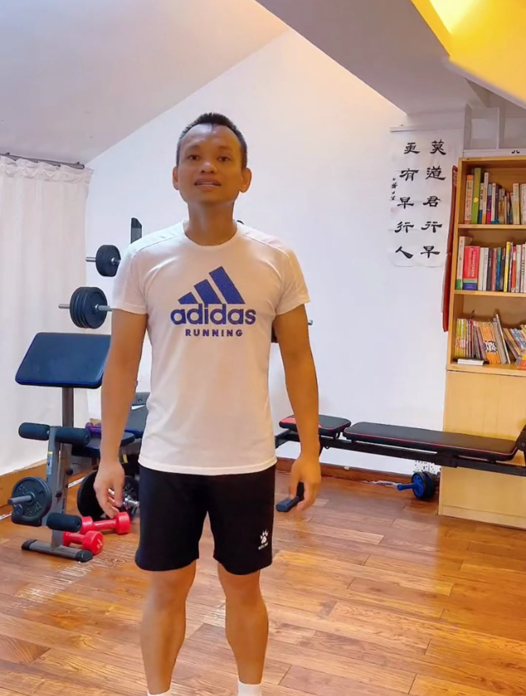 在足球比赛中大腿后侧的腘绳肌拉伤非常的常见