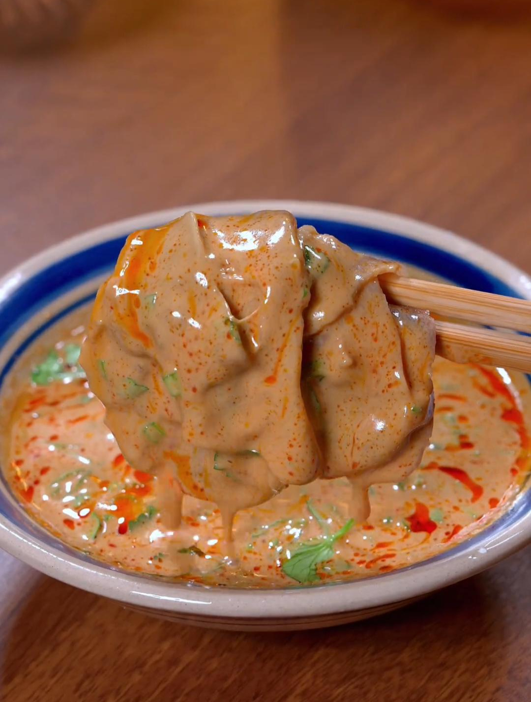 这样调的火锅蘸料太香太好吃了