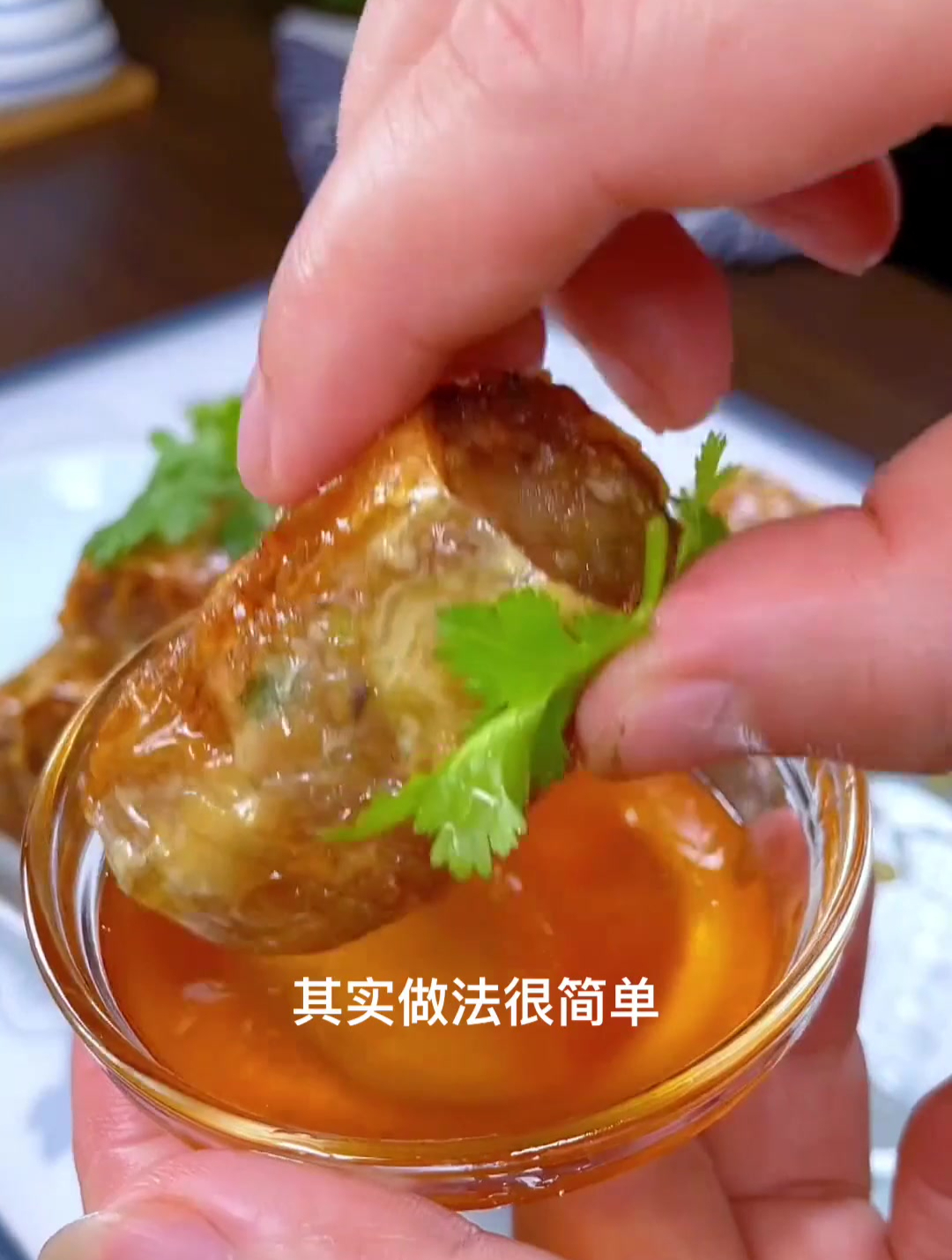 以后想吃五香肉卷了,就试试这样做得,外焦里嫩太香了