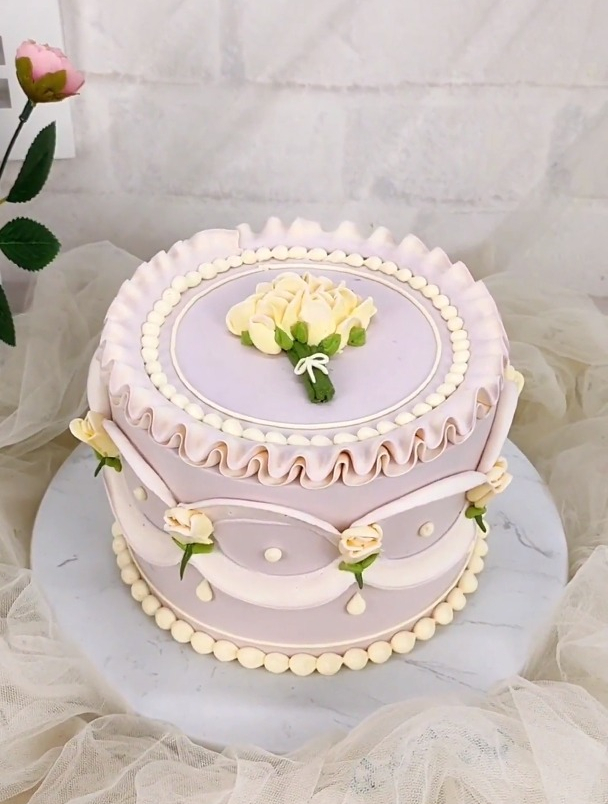 梦幻典雅紫色系奶油蛋糕
