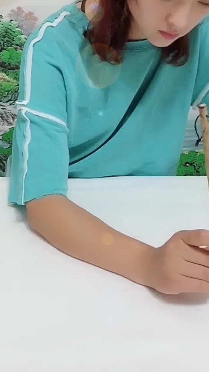 今天和大家分享一下工笔画的画法!