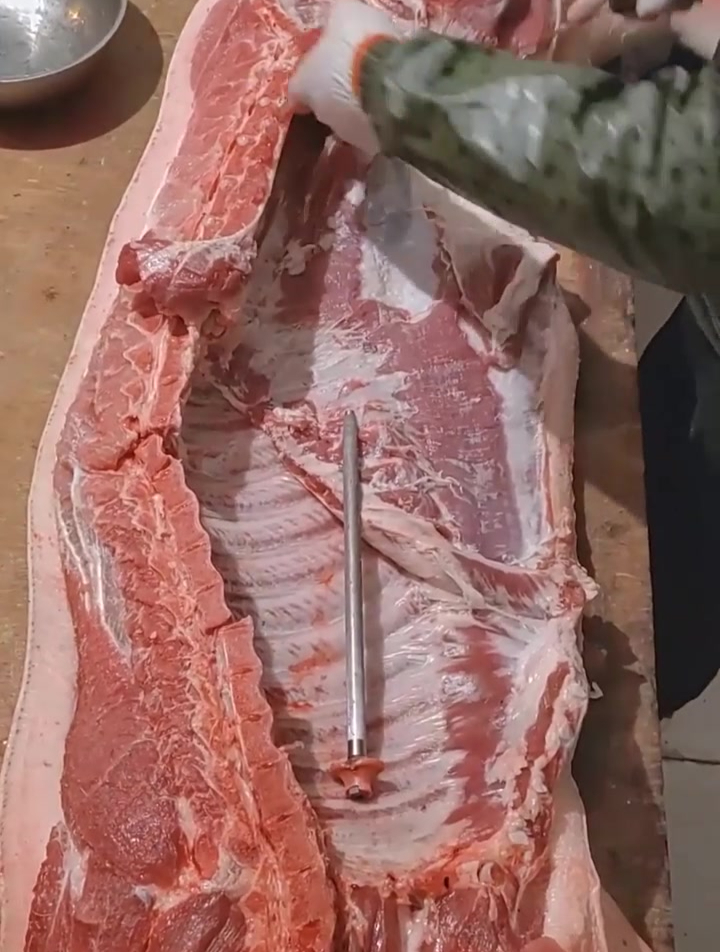 大家知道小里脊藏在猪猪的什么部位吗