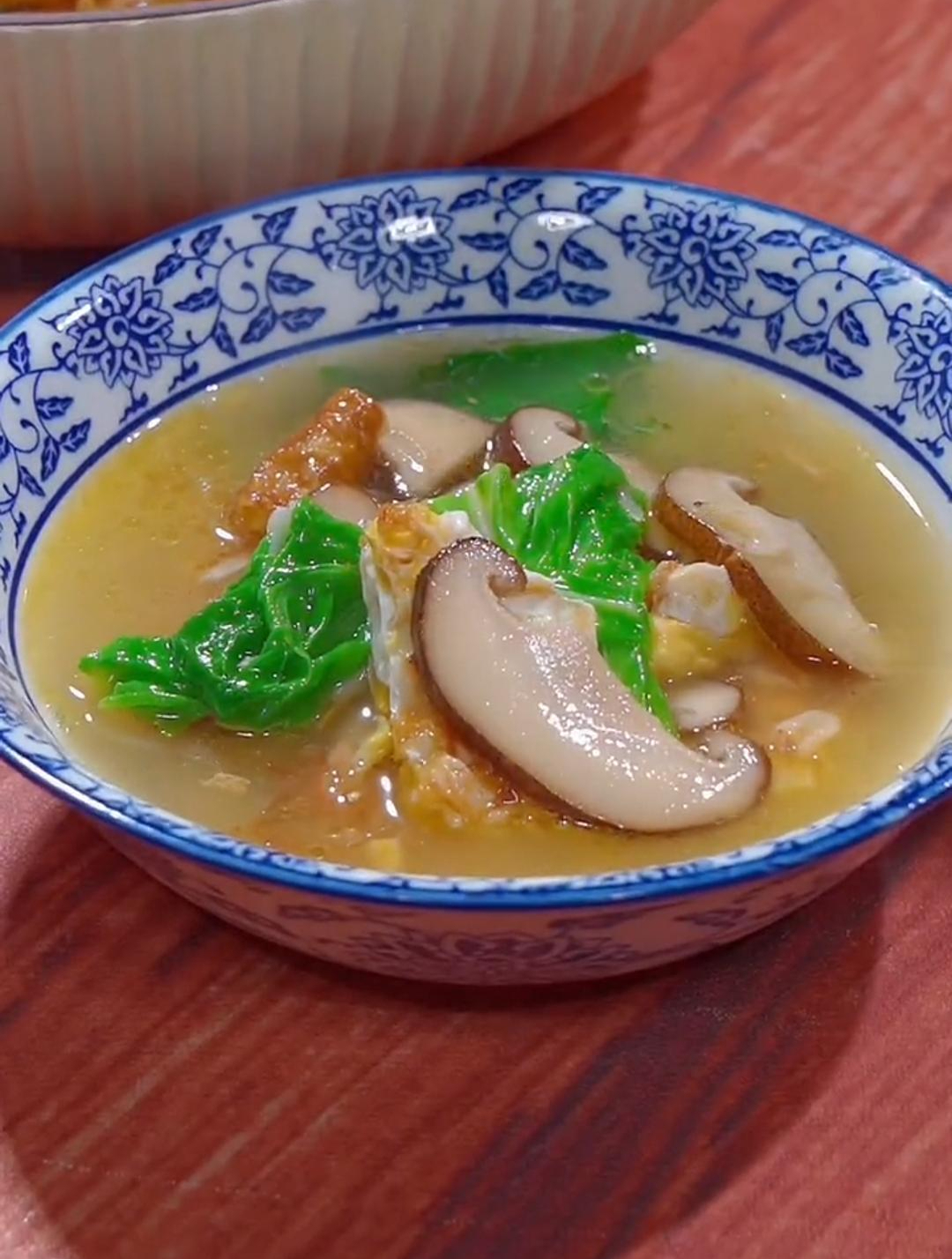 香菇汤,汤鲜味美