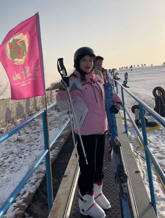 和对象一起学滑雪!