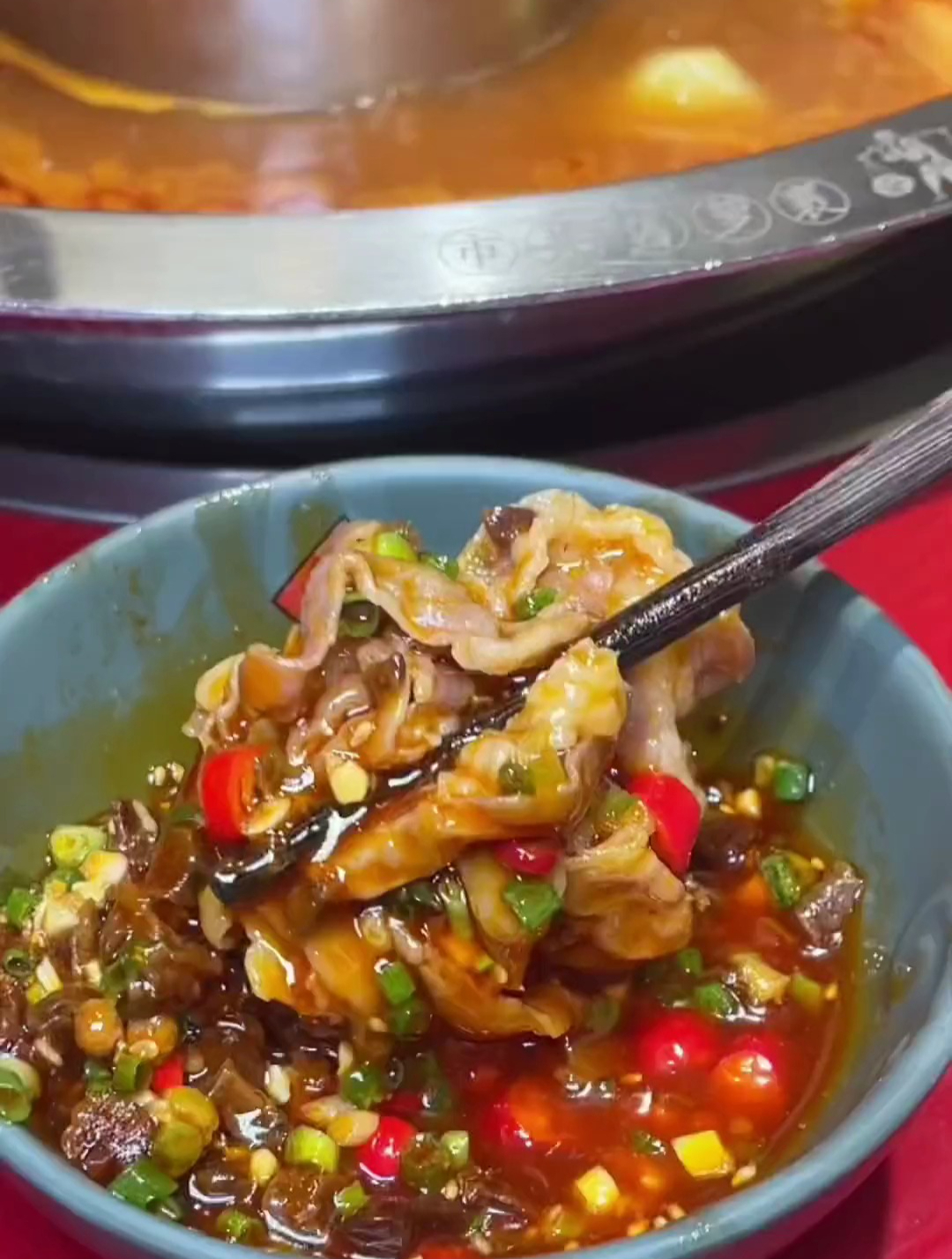 就是那个随处可见的谭鸭血啊,真的巨好吃