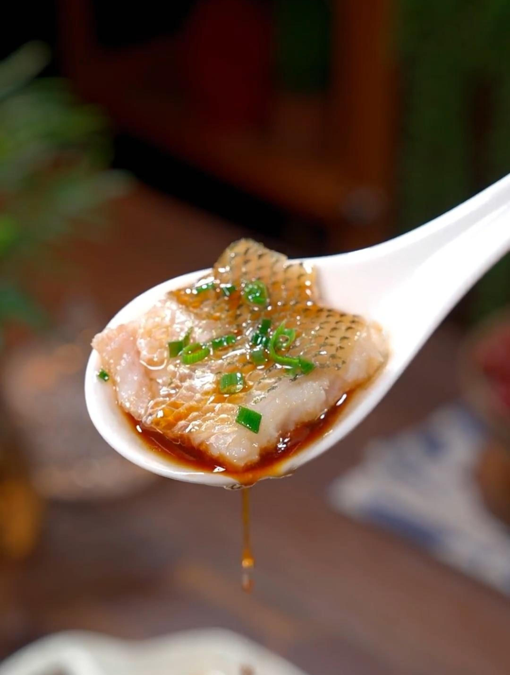 清蒸鲈鱼的家常做法