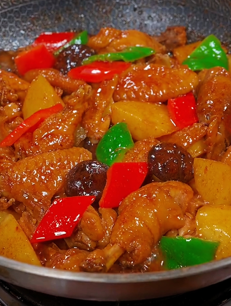 这才是黄焖鸡的好吃做法,鲜香滑嫩,汤汁拌饭都能连吃三大碗!