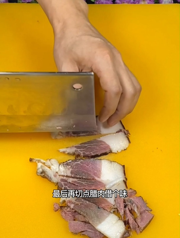 干锅土豆片,土豆最好吃的做法2