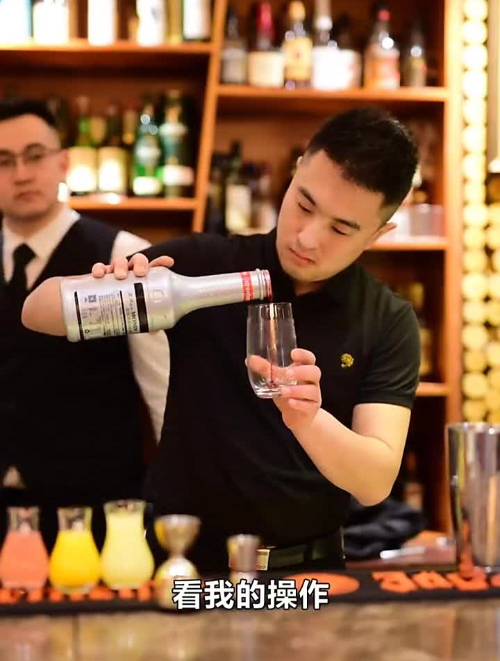 来一杯鸡尾酒但不加酒