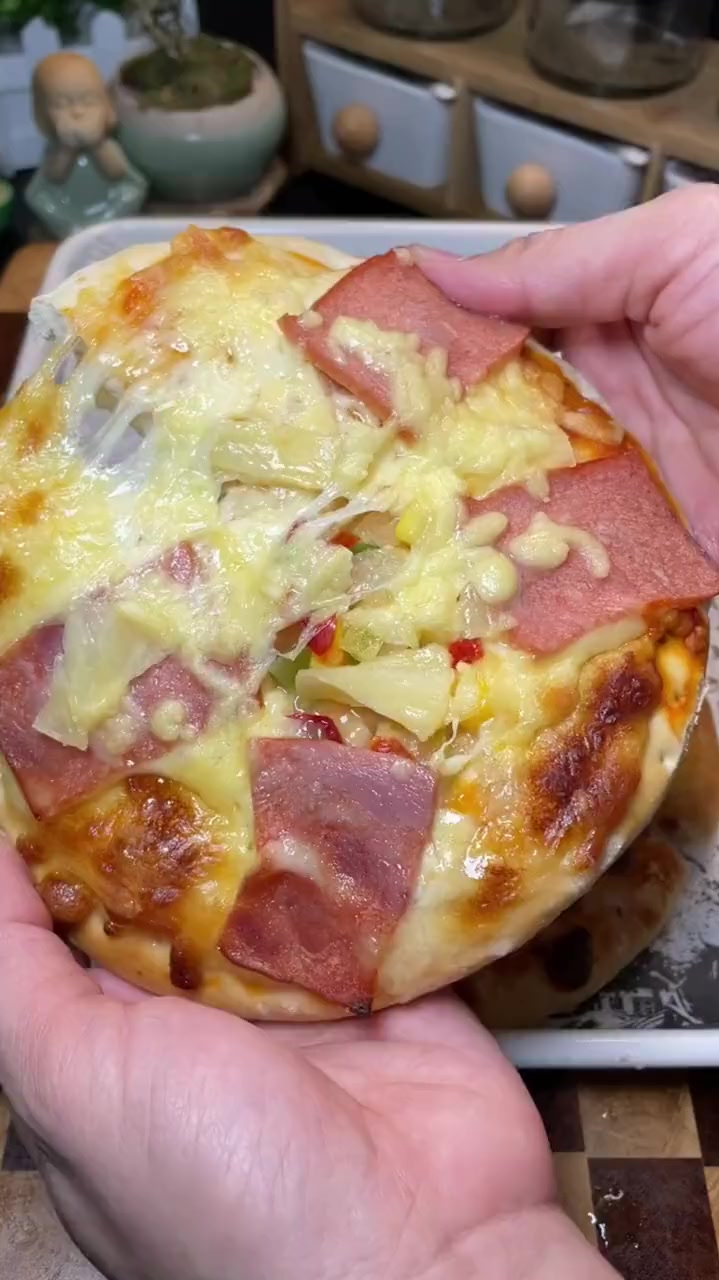 在家轻松做 披萨,半成品160～180度直接烤5分钟