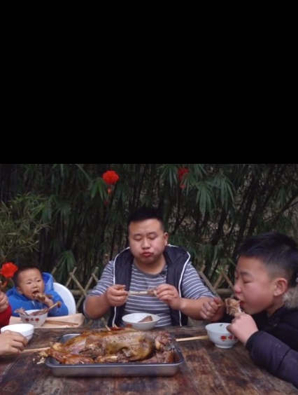 大鹅不用铁锅炖也好吃，炊二锅“秘制卤水鹅”软烂脱骨 手撕过瘾